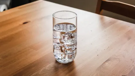Recomandarea de opt pahare de apă pe zi, excesivă pentru majoritatea oamenilor, arată un studiu