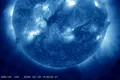 Ce s-a putut vedea în atmosfera Soarelui chiar înaintea unei erupții colosale de clasă X9?