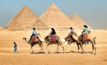 (P) Noi teorii despre modul în care au fost construite piramidele din Egipt