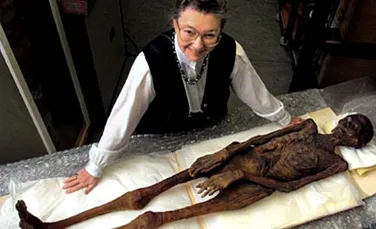 Puritanii britanici cer imbracarea mumiilor din muzee