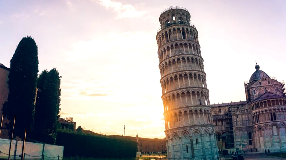 Turnul din Pisa, Italia, şi-a schimbat gradul de înclinare cu 4 centimetri