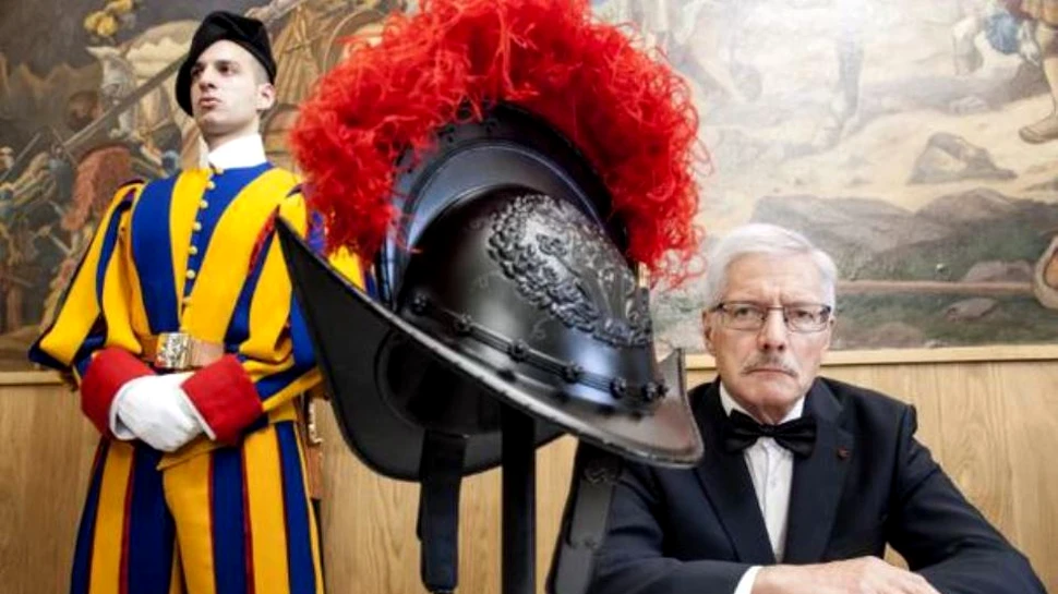 Schimbare majoră în Garda Elveţiană Pontificală. Celebrii soldaţi de la Vatican vor avea coifuri printate 3D