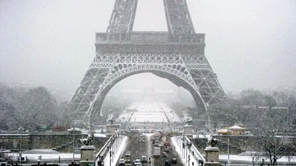 Turnul Eiffel – inchis din cauza zapezii
