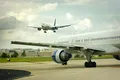 Un avion Boeing plin cu pasageri a rămas fără o roată chiar înainte de decolare