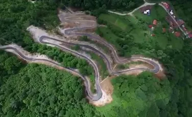Transluncani, noua şosea spectaculoasă din România, săpată în munte – VIDEO