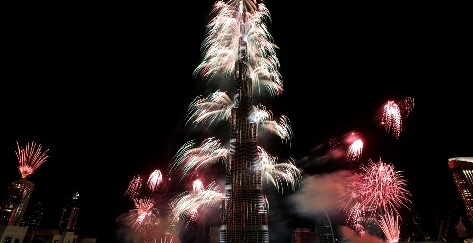Cel mai mare spectacol pirotehnic din lume: 77.000 de artificii (VIDEO)