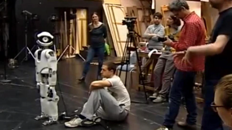 Robotul Myon a ajuns star pe scena Operei Comice din Berlin – VIDEO