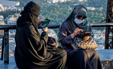Tunisia a interzis purtarea vălului islamic integral în instituţiile publice. Care este motivul