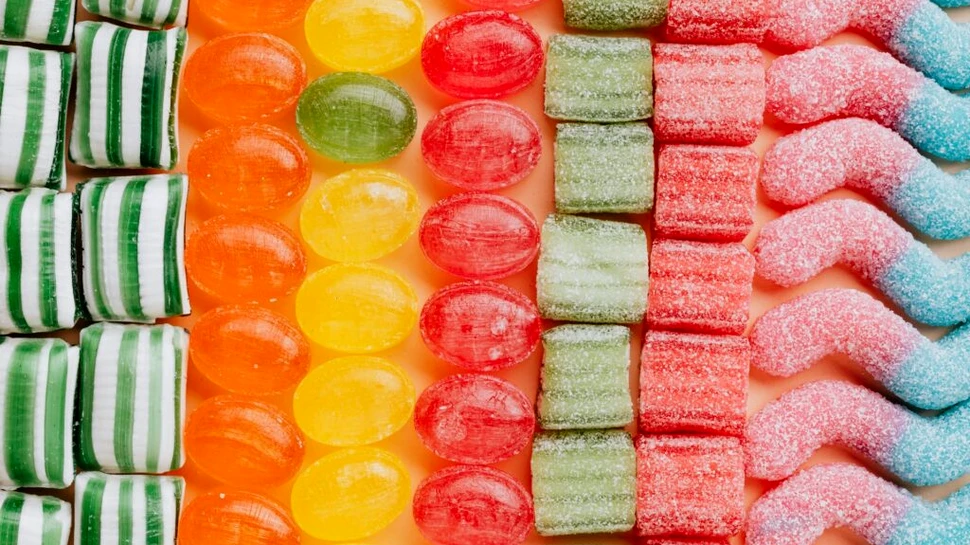 Un colorant alimentar comun poate declanșa boli inflamatorii intestinale