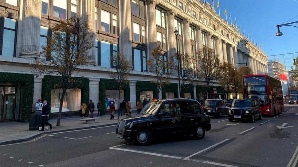 Marea Britanie face revoluția energiei curate și a stabilit data de când nu se vor mai vinde mașini pe benzină și motorină