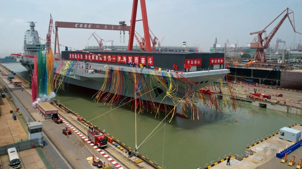 China lansează nava Fujian, unul dintre cele mai potente portavioane din lume