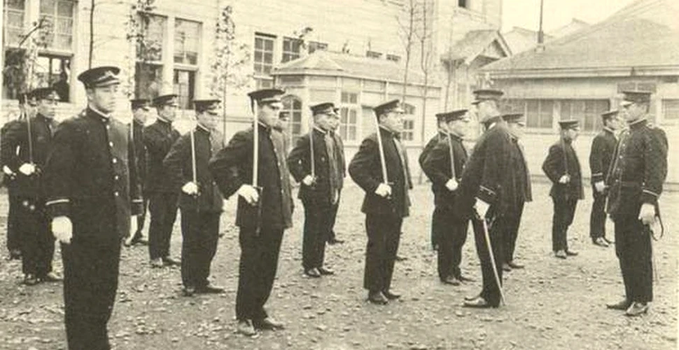 Cum erau sfătuiţi poliţiştii să se apere în secolul al XIX-lea. Tehnicile de luptă au fost inspirate din codul samurailor – FOTO