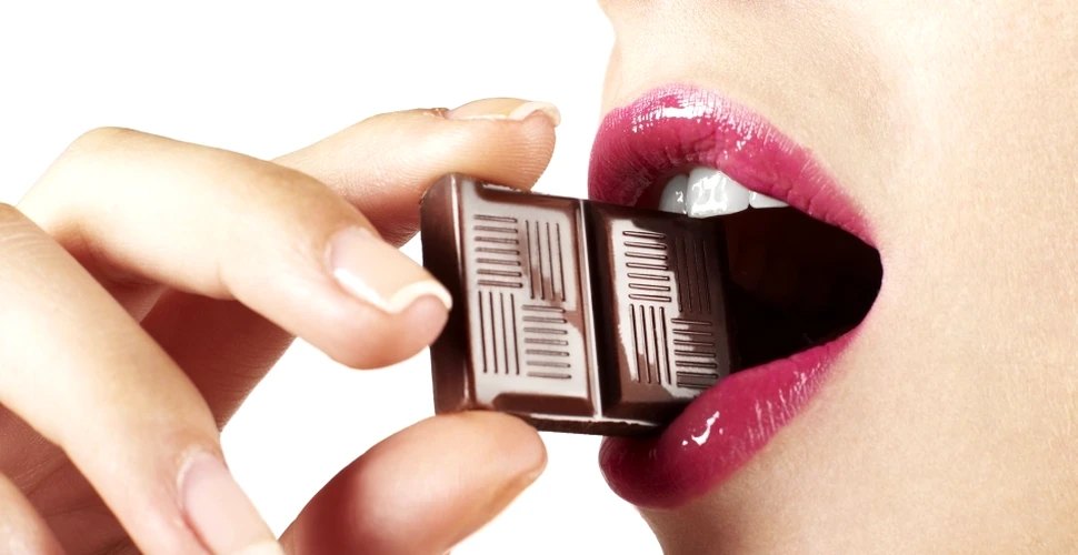 Ne poate ajuta ciocolata să prevenim infarctul şi accidentele vasculare? Ce spun specialiştii