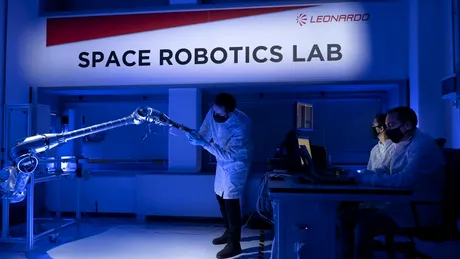 ESA va colecta mostrele depozitate de Perseverance pe Marte cu ajutorul unui braț robotic