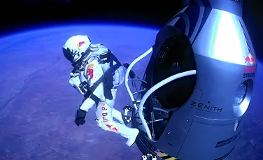 Felix Baumgartner a sărit de la graniţa cu spaţiul cosmic, doborând recorduri şi capturând imagini unice (FOTO/VIDEO)