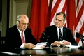 Cine a fost, în realitate, marele câştigător al Războiului Rece?