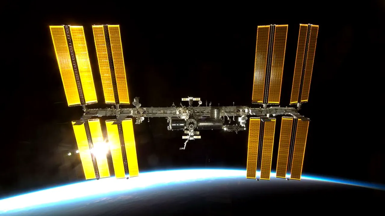 1-endeavour-approaches-iss-3 