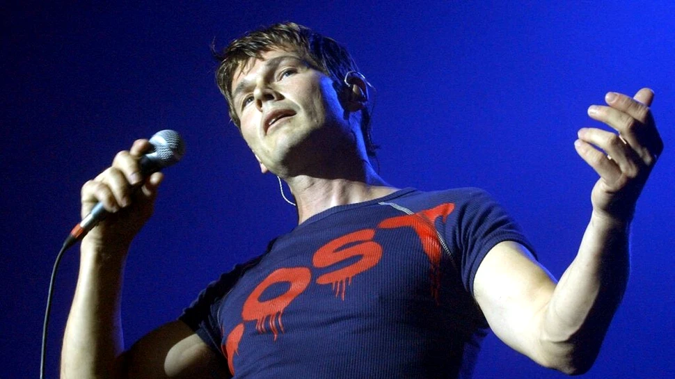 Morten Harket, solistul trupei A-ha. La vârsta de 4 ani scria muzică și cânta la pian