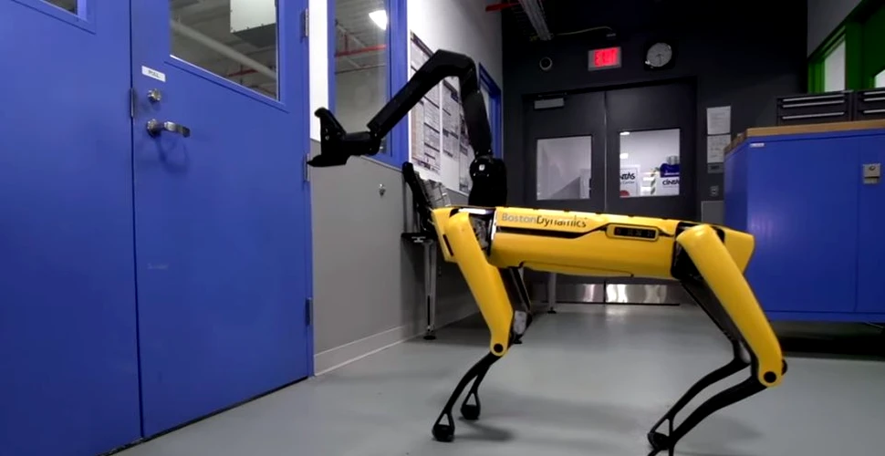 Câinii roboţi produşi de Boston Dynamics operează alături de poliţiştii americani