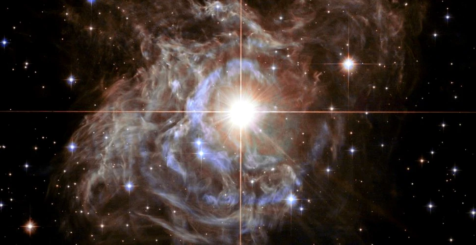 În spiritul Crăciunului, Telescopul Hubble surprinde o imagine uimitoare care seamănă cu o coroană de brad