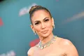 Jennifer Lopez, una dintre cele mai bine plătite cântărețe. „Oglindești ceea ce lumea îți oglindește ție”