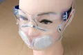 Mască ieftină şi reutilizabilă, la fel de eficientă ca modelul N95, creată de inginerii de la MIT