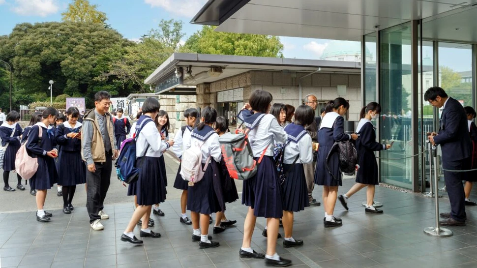 Cât plătesc turiștii pentru o experiență de liceu în Japonia?