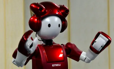 Cercetătorii japonezi au creat robotul care face glume şi înţelege reacţiile oamenilor (VIDEO)