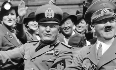 Notițe scrise de mână de Benito Mussolini, confiscate de la o casă de licitații