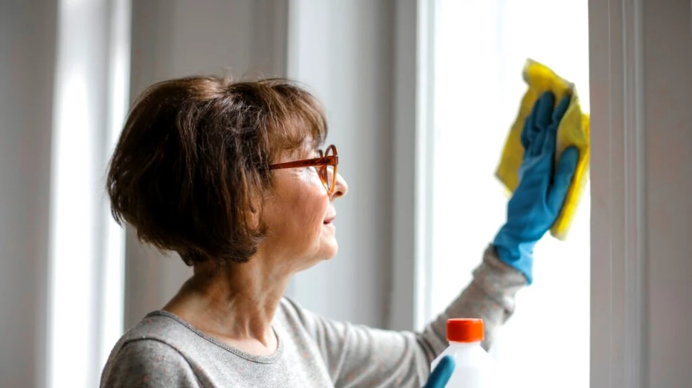 Vrei să reduci riscul de accident vascular cerebral? Fă mai multă mișcare și treburi casnice!