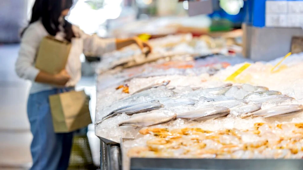 Industria invizibilă care susține alimentația globală: ce este sectorul alimentar informal?