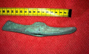 Un topor şi alte obiecte vechi de circa 6.000 de ani, din celebra perioadă Cucuteni, descoperite la Neamţ
