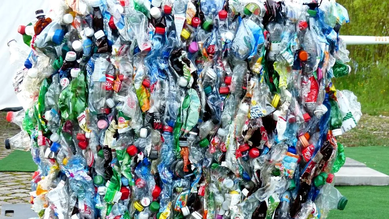 1-microplastic-om-descopera-pixabay 