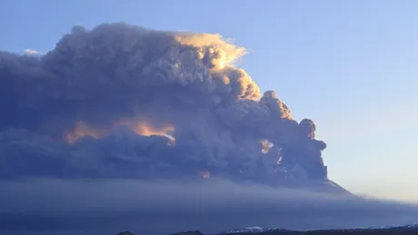 Un vulcan a erupt în Orientul Îndepărtat Rus în urma cutremurului de 8,8