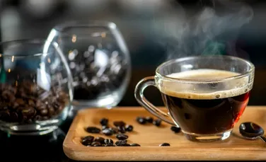 Cofeina ar putea contracara efectele alcoolului asupra creierului. Iată cum!