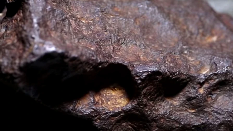 Timp de 30 de ani a folosit un meteorit de 100.000 de dolari pe post de opritor de uşă