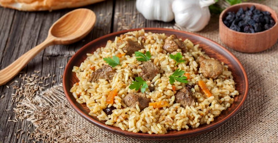 Tot ce trebuie să ştii despre orezul brun: beneficiile de sănătate, nutriţie şi istorie