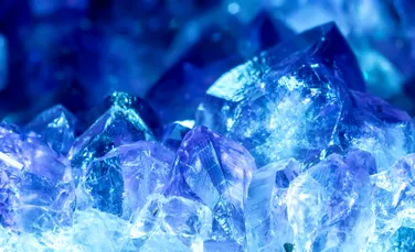 Oamenii de știință au spart cristale antice de sare pentru a dezvălui secretele aerului vechi de 1,4 miliarde de ani