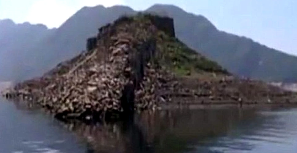 O secţiune scufundată din Marele Zid Chinezesc a apărut la suprafaţa apei după aproape 40 de ani – VIDEO
