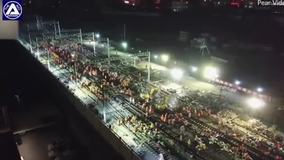 La chinezi este ziua de muncă şi gara. Muncitorii au terminat proiectul de infrastructură în doar nouă ore