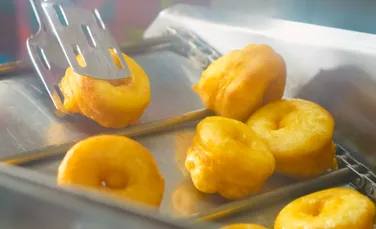 Dovedit științific: iată de ce alimentele ultraprocesate ar trebui reglementate la fel ca tutunul