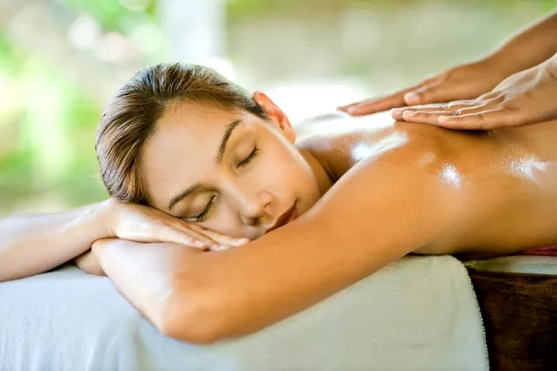 Cercetătorii au descoperit că oamenii savurează mai mult masajele atunci când sunt întrerupte de o pauză de 20 de minute