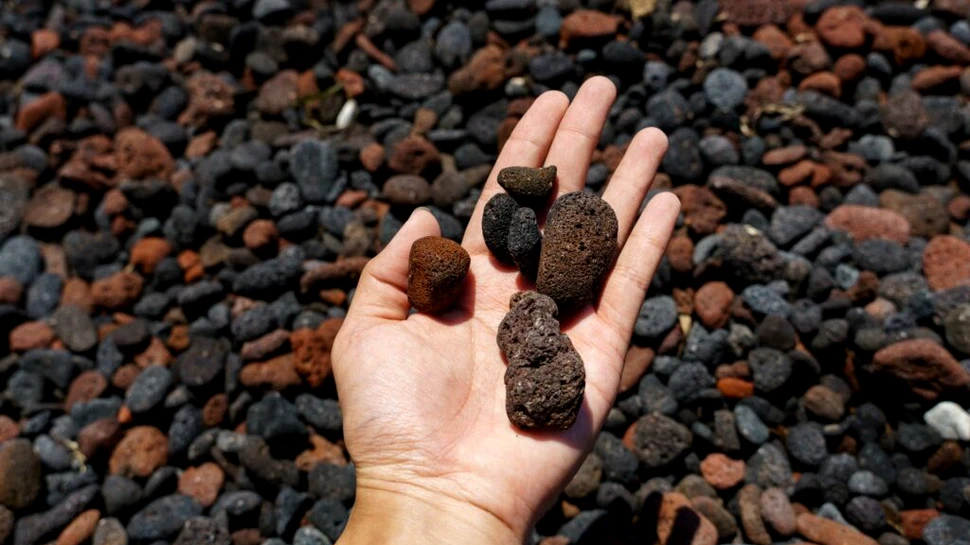 Specii umane demult dispărute colecționau „pietre neobișnuite”