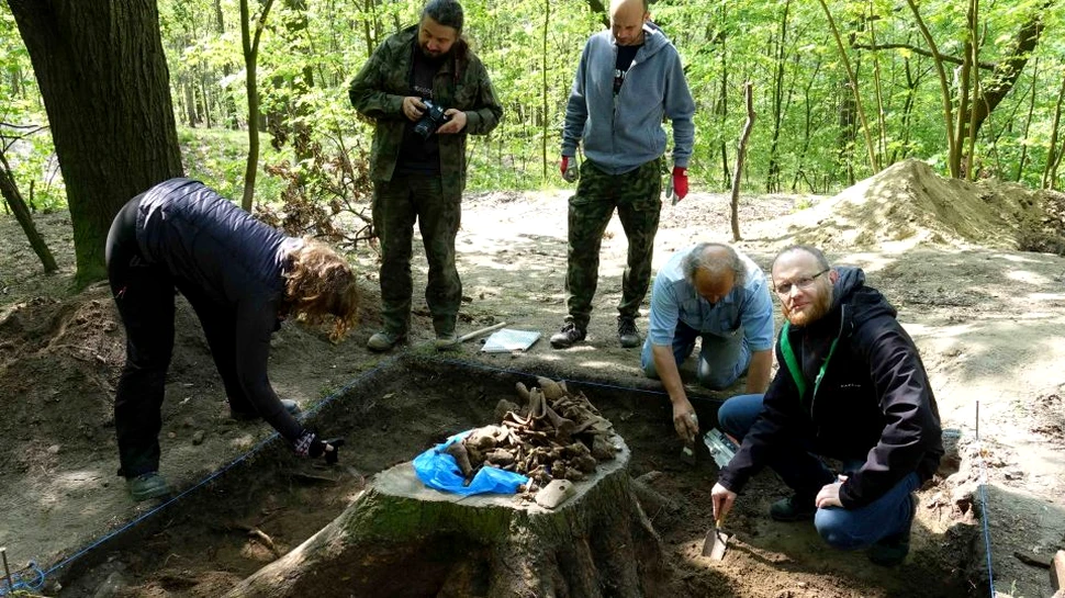 Descoperire istorică macabră în Polonia. Arheologii au găsit o serie de instrumente folosite la execuţiile publice