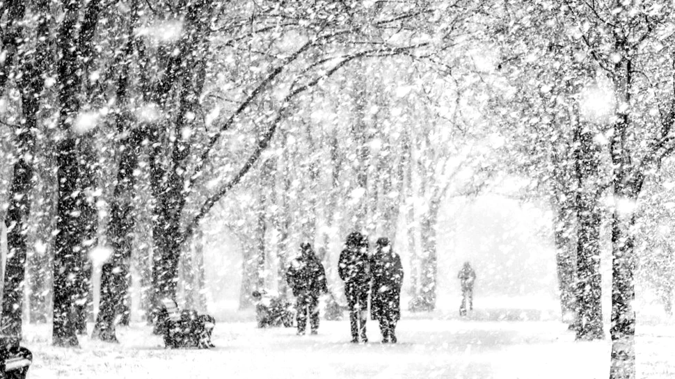 Un fenomen meteo bizar ar putea explica de ce fabricile declanșează ninsori