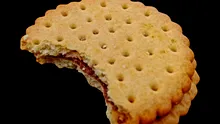 Test de cultură generală. De ce biscuiții au găuri?