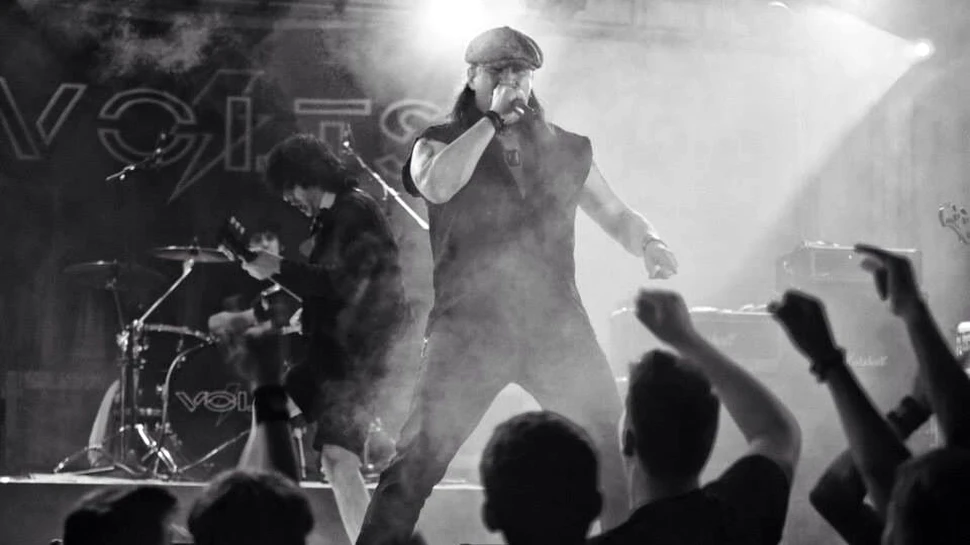 La ce concluzie surprinzătoare au ajuns teologii după ce au comparat texte din Biblie cu versurile AC/DC