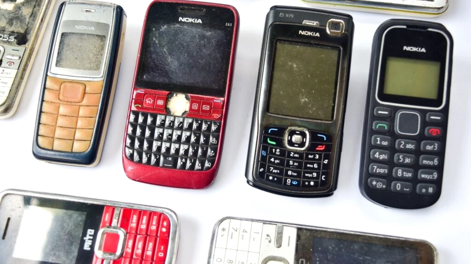Ce fac oamenii cu telefoanele vechi și de ce aleg această „soluție”?
