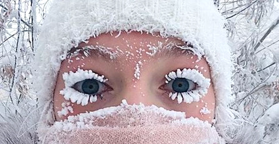 FOTO – Tânăra cu genele îngheţate, din imaginea virală, revine. Cum arată verile într-unul dintre cele mai friguroase oraşe de pe Terra