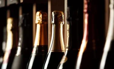 Investițiile în șampanie, mai performante decât cele în tehnologie și criptomonede